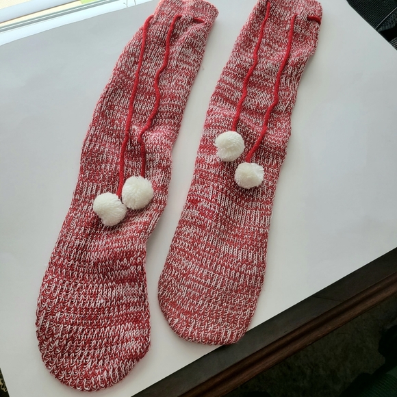 Old Navy Red And White Knit Slipper Socks - Picture 1 of 7